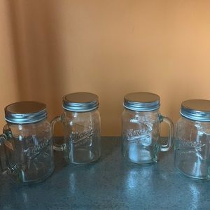 NWOT- MASON Glass Jars w/Lid & Handle (set of 4)